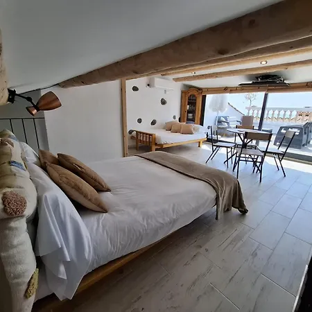 דירה Marina House מזנואו